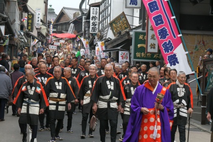 In the approach to a shrine in the celebration mood