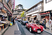 秋の部　入選　【成田門前町のミッレミリア風景】鴻田昌彦（成田市）